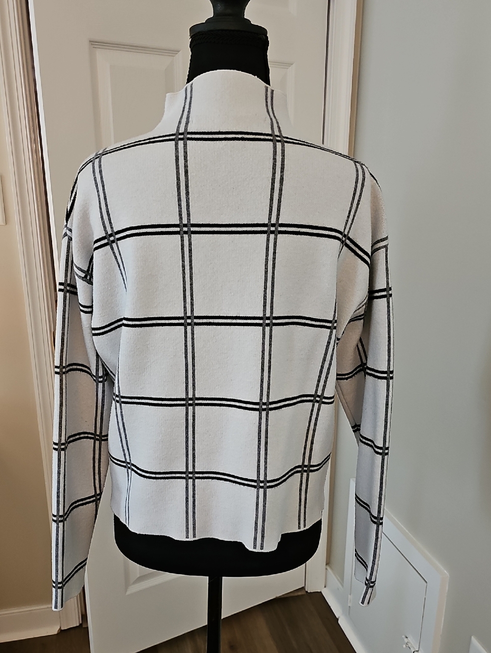 Sweater - Picture 8 of 16